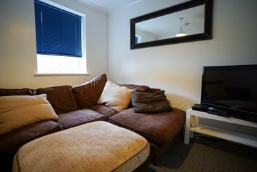 4 bed house, Wren Close, City Centre, Loughborough, LE113HL - Image 2