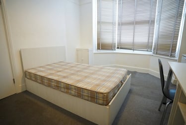 4 bed house, Derby Road, City Centre, Loughborough, LE115AE - Image 5