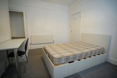 4 bed house, Derby Road, City Centre, Loughborough, LE115AE - Image 4