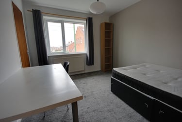 3 bed house, Churchill Square, Gilesgate, Durham, DH11EU - Image 9