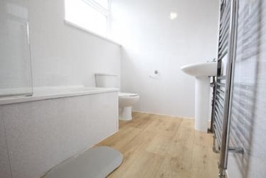 4 bed house, Grays Terrace (L), Western Hill, Durham, DH14AU - Image 9