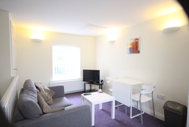 1 bed house, Gilesgate (L), Gilesgate, Durham, DH11QQ - Image 1