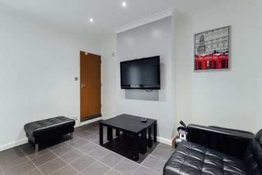 4 bed house, Station Street, City Centre, Loughborough, LE115EG - Image 2