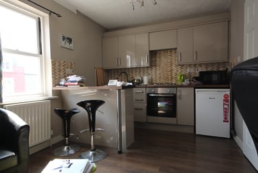 1 bed house, Gilesgate, Claypath, Durham, DH11QW - Image 4