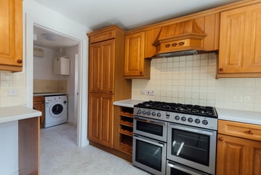 6 bed house, Goldfinch Close, City Centre, Loughborough, LE113HG - Image 2