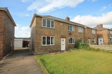 4 bed house, Kepier Crescent, Gilesgate, Durham, DH11PQ - Image 1