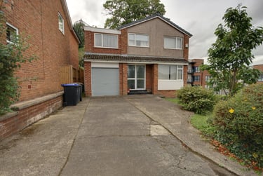 6 bed house, Ferens Close, Claypath, Durham, DH11JX - Image 1
