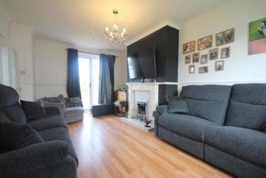 4 bed house, Kepier Crescent, Gilesgate, Durham, DH11PQ - Image 2