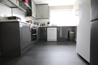 6 bed house, Orchard Drive, Gilesgate, Durham, DH11LA - Image 2