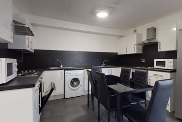 6 bed house, St Andrews Street, City Centre, Lincoln, LN57NE - Image 3