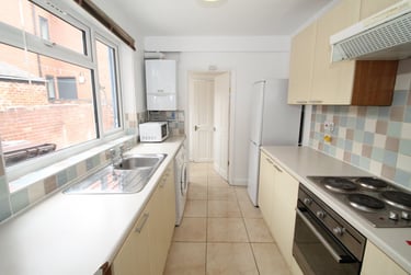 4 bed house, Gresham Street, West End, Lincoln, LN11QA - Image 1