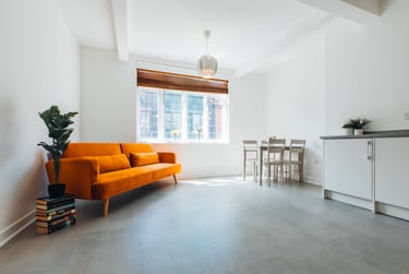 1 bed house, Market Street, City Centre, Loughborough, LE113ER - Image 1