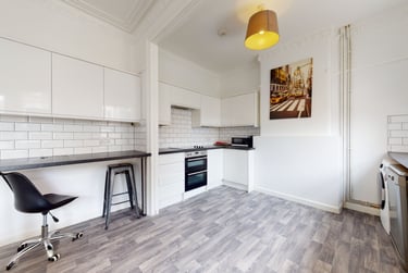 6 bed house, Shaftsbury Avenue, Montpelier, Bristol, BS65LU - Image 1