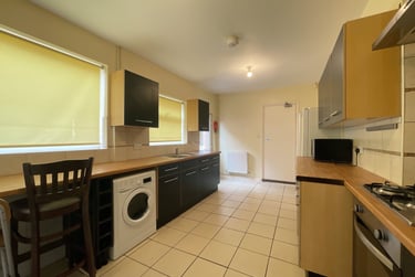 6 bed house, Storer Road, City Centre, Loughborough, LE115EH - Image 1