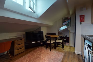 1 bed house, Shaw Street, Low Hill, Liverpool, L61HL - Image 2
