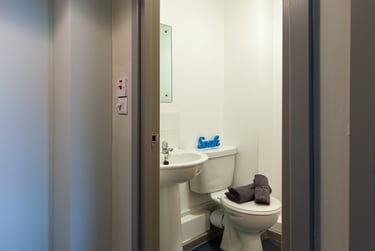 Classic Studio at Filbert Village, Linker Road, City Centre, Leicester, LE27FF - Image 8