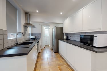 5 bed house, Fearon Street, City Centre, Loughborough, LE115DG - Image 3