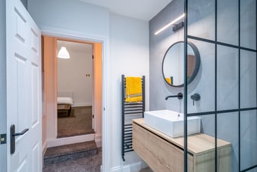 6 bed house, Gregory Boulevard, Hyson Green, Nottingham, NG75JA - Image 4