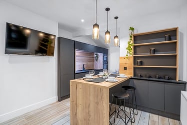 6 bed house, Gregory Boulevard, Hyson Green, Nottingham, NG75JA - Image 1