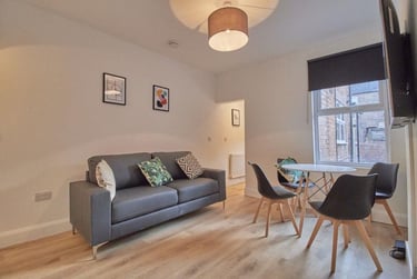 4 bed house, Ullswater Street, City Centre, Leicester, LE27DT - Image 1