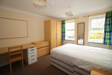 6 bed house, Goldfinch Close, City Centre, Loughborough, LE113HG - Image 2