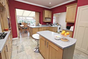 3 bed house, Sherburn Road, Gilesgate, Durham, DH12JW - Image 2