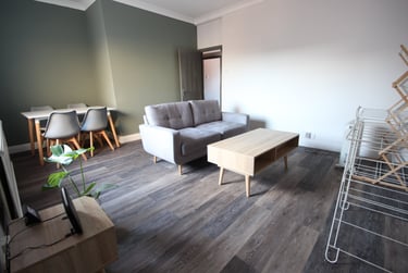 2 bed house, High Street, Langley Moor, Durham, DH78JW - Image 1