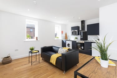 2 bed house, Royal Park Road, Hyde Park, Leeds, LS61FR - Image 1