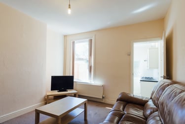 4 bed house, Paget Street, City Centre, Loughborough, LE115DU - Image 4