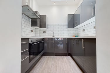 6 bed house, Alfreton Road, Radford, Nottingham, NG73JL - Image 1