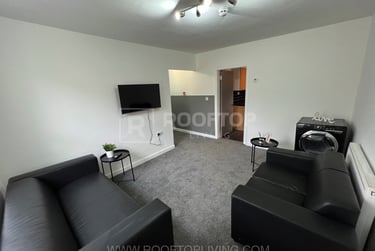 4 bed house, Woodhouse Lane, Woodhouse, Leeds, LS29DX - Image 1