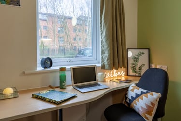 Ensuite at Leighton Hall, Leighton Street, City Centre, Preston, PR18RH - Image 2