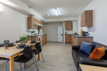 Ensuite at Leighton Hall, Leighton Street, City Centre, Preston, PR18RH - Image 5