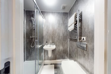 4 bed house, Graduation House, Beeston, Nottingham, NG94HL - Image 8