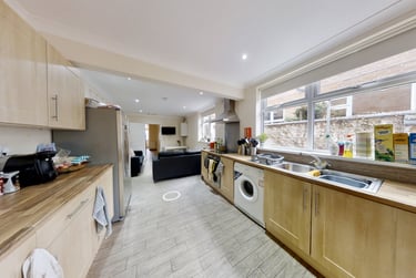 6 bed house, St Leonards Road, Clarendon Park, Leicester, LE21WS - Image 1