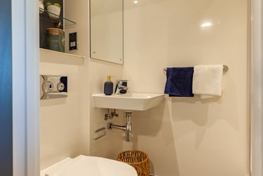 Luxury Studio - Image 7