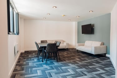 6 bed house, Graduation House, Beeston, Nottingham, NG94HL - Image 1