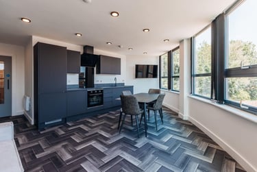 8 bed house, Graduation House, Beeston, Nottingham, NG94HL - Image 1