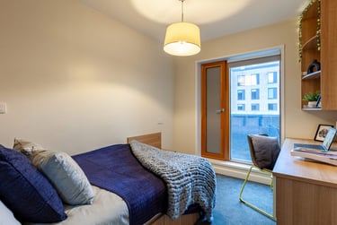 Premium Ensuite at Kendrick Hall, 4 Crown Place, City Centre, Reading, RG15AE - Image 1