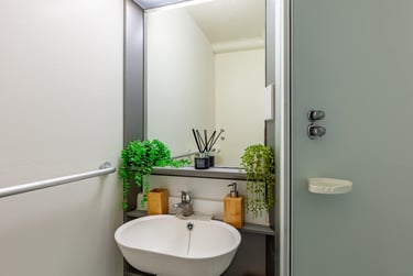 Premium Studio at Kendrick Hall, 4 Crown Place, City Centre, Reading, RG15AE - Image 11