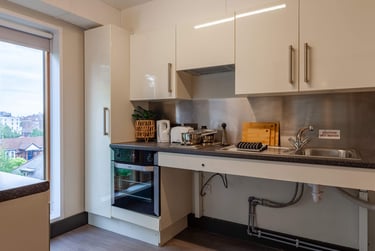 Classic Studio at Kendrick Hall, 4 Crown Place, City Centre, Reading, RG15AE - Image 4