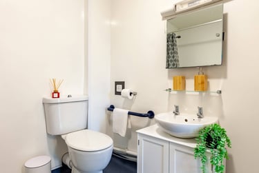 Classic Studio at Kendrick Hall, 4 Crown Place, City Centre, Reading, RG15AE - Image 7