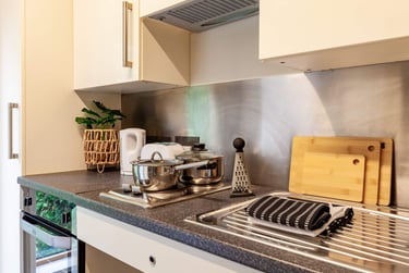 Classic Studio at Kendrick Hall, 4 Crown Place, City Centre, Reading, RG15AE - Image 6