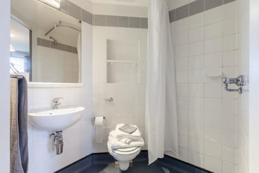 Ensuite - Silver at The Old Fire Station, 256 King Street, Central, Aberdeen, AB245BU - Image 8