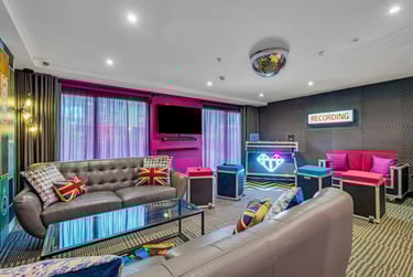 Elegance Apartment at Iconinc, The Glassworks, Cardigan Road, Burley, Leeds, LS61LF - Image 34