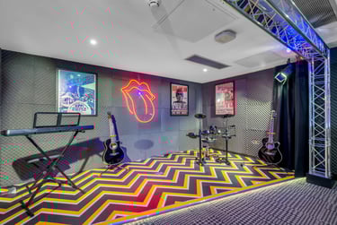 Grande Apartment at Iconinc, The Glassworks, Cardigan Road, Burley, Leeds, LS61LF - Image 26