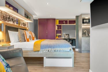 Elegance Apartment at Iconinc, The Glassworks, Cardigan Road, Burley, Leeds, LS61LF - Image 2