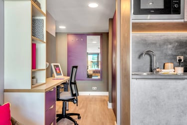 Elegance Apartment at Iconinc, The Glassworks, Cardigan Road, Burley, Leeds, LS61LF - Image 4