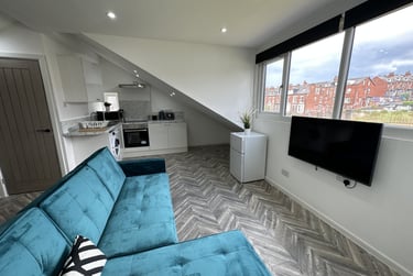 1 bed house, Queens Road, Hyde Park, Leeds, LS61HU - Image 3