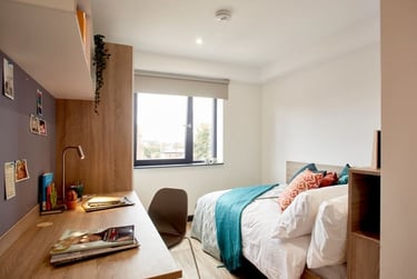 Gold Ensuite at Eden Square, Stoney Stanton Road, City Centre, Coventry, CV14FS - Image 5